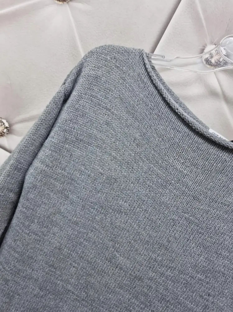 sweter-damski-stayhere-asymetryczny-szary-dluga-tunika-dekolt-lodka-polska-produkcja-butik-szykownia-8