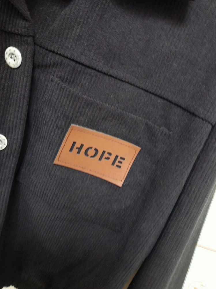 kurtka-sztruksowa-hope-czarna-oversize-duze-kieszenie-elastyczny-dol-butik-szykownia-10